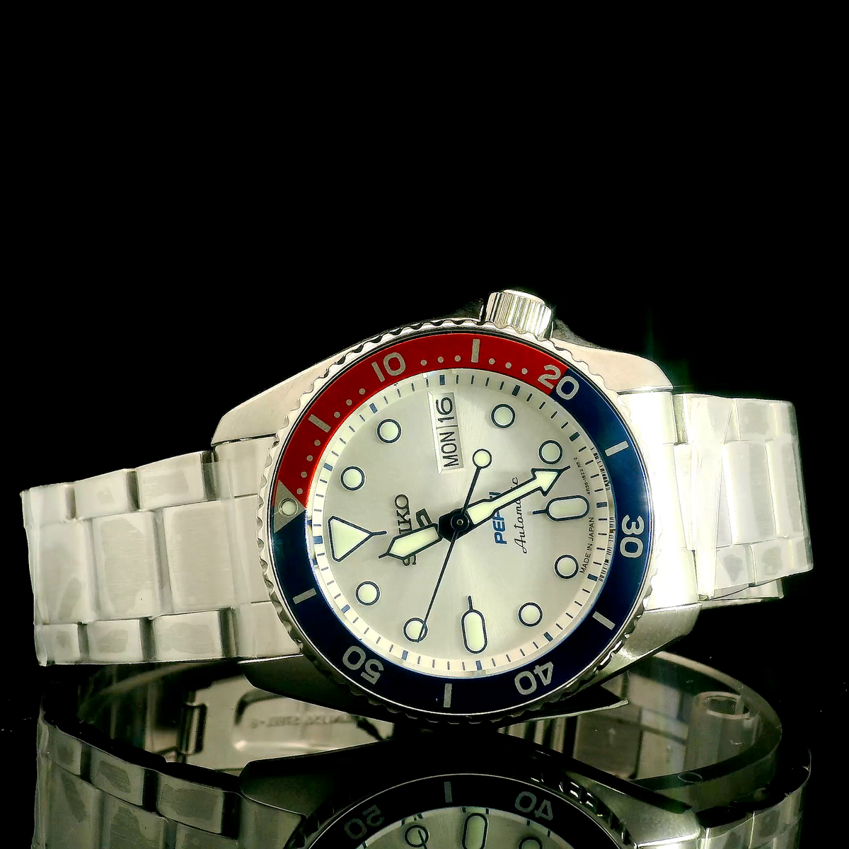 Seiko 5 Sports - Fully Snickered Brand New Full Set - Pepsi Can - SRPL99
