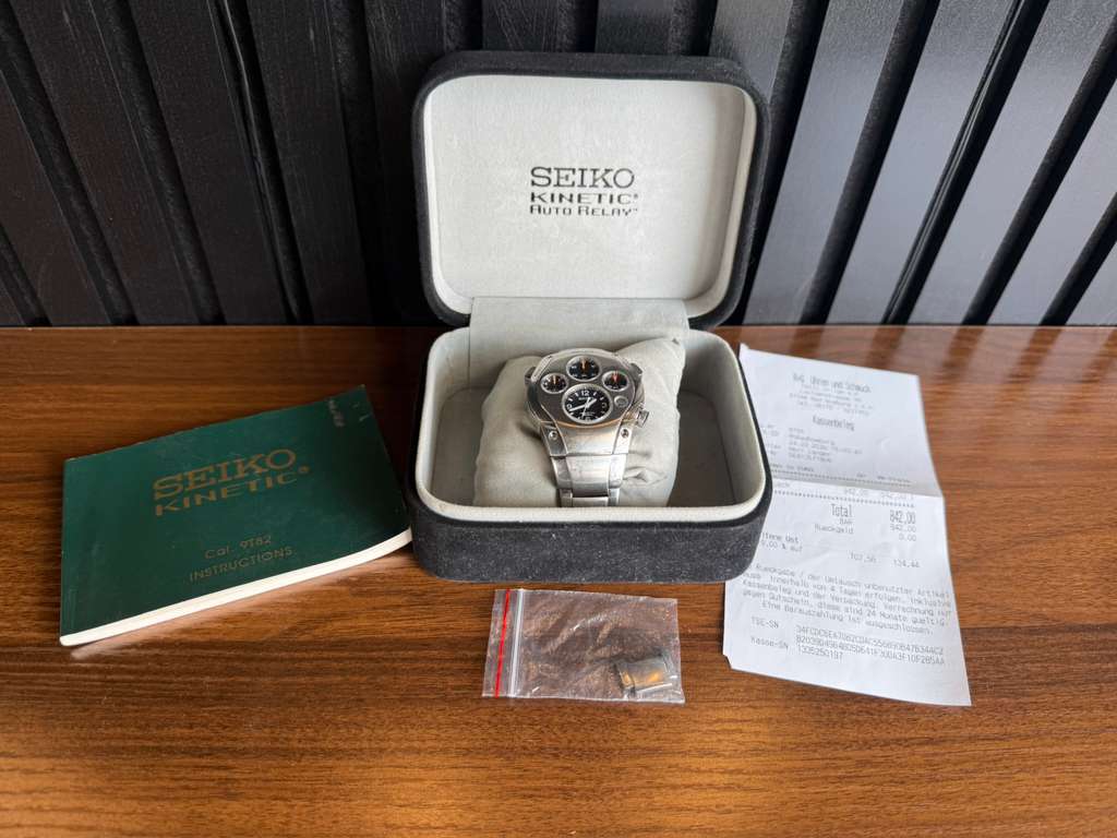 Seiko Sportura SLQ007 - Kinetic Chronograph – 9T82 - Jay Leno Stainless Steel