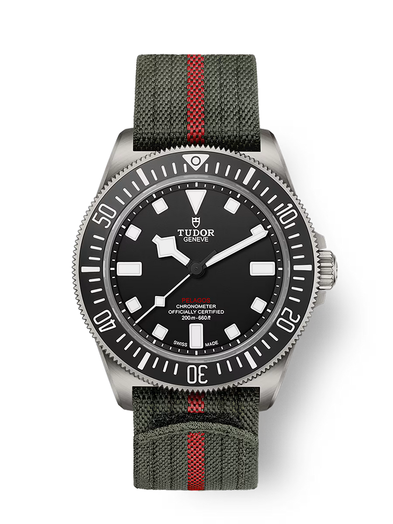 Pelagos FXD Manufacture Calibre MT5602 42mm titanium case Green fabric strap with red band m25717n-0001